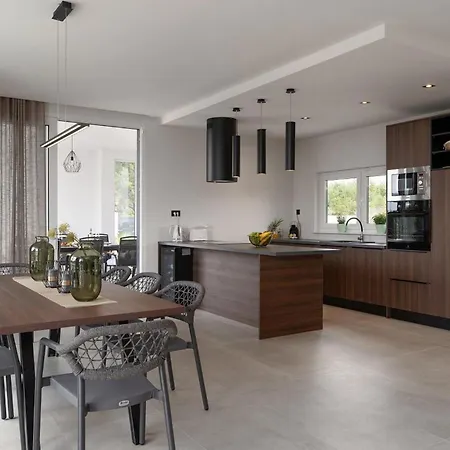 بيت للعطل Tonka Frata