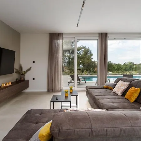 بيت للعطل Tonka *